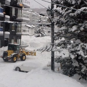 Still snowing in #niseko, getting ready to hit the mountain again.